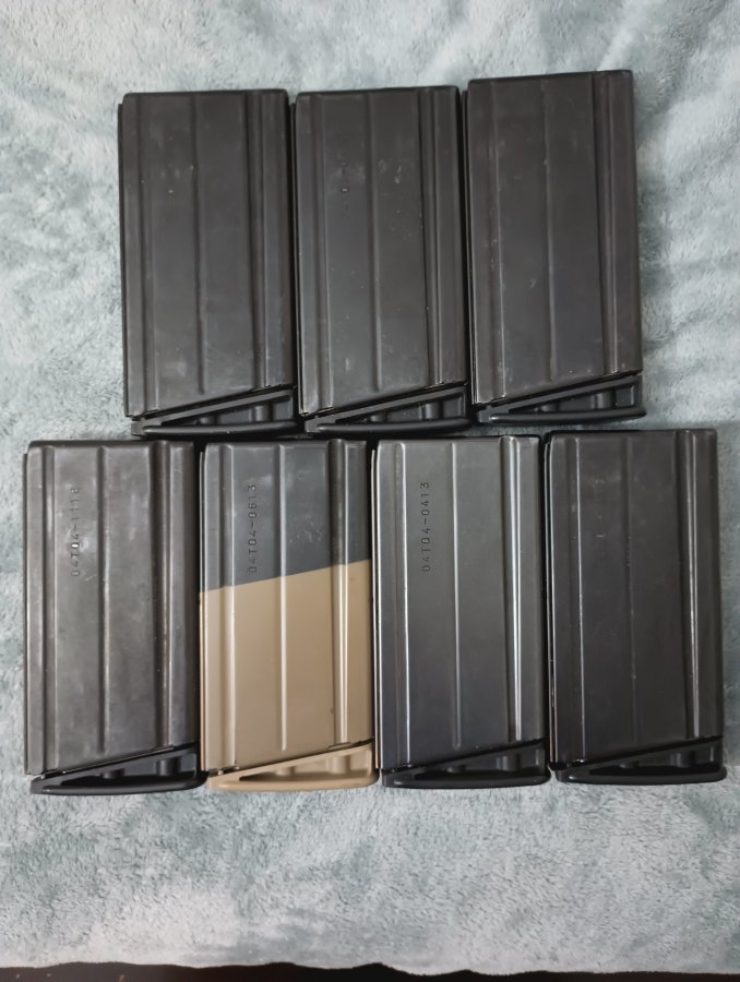 FN SCAR 17 factory mags.jpg