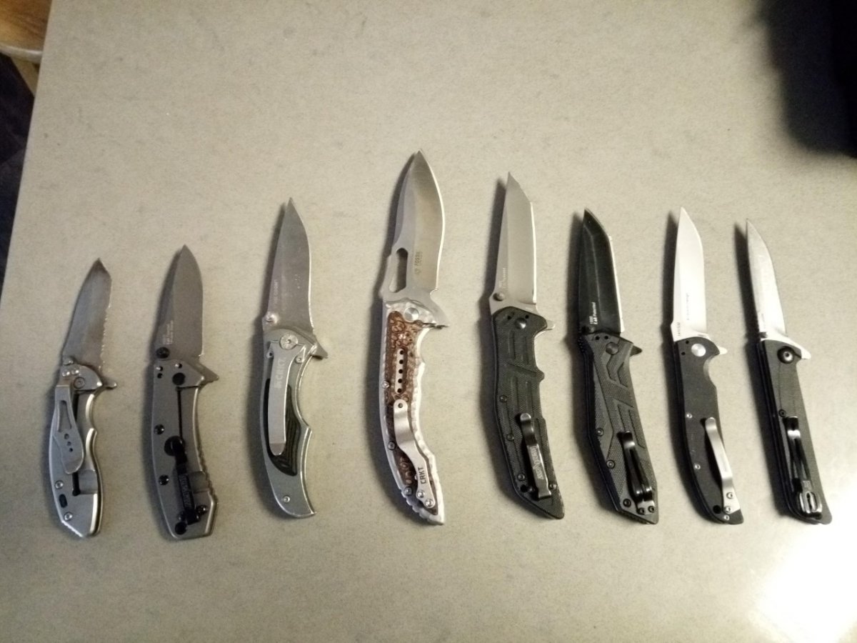 Knives02.jpg