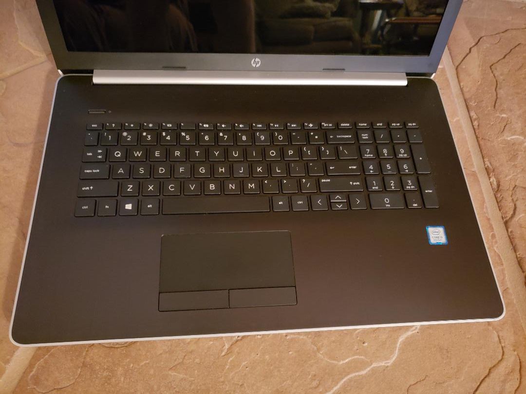 LAPTOP 3.jpg