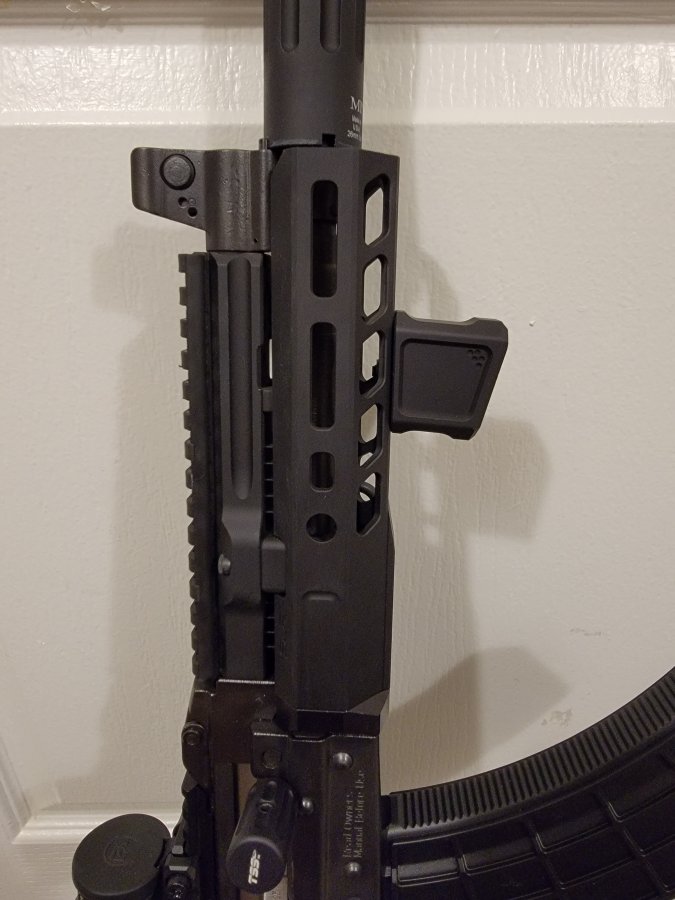 SLR Handguard on AK47.jpg